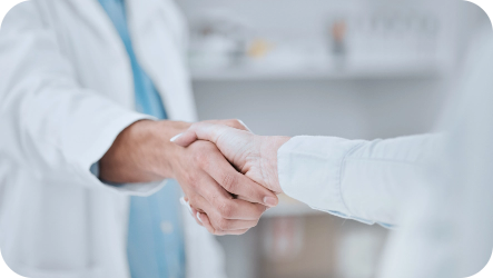 Pharmacien avec client